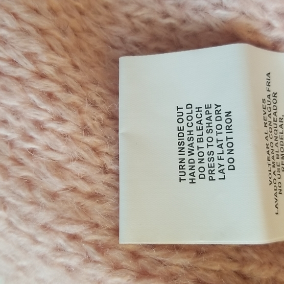 Coco + Jaimeson Cropped Sweater - Picture 7 of 7